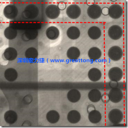 BGA錫球尺寸小于0.4mm，采用降低BGA內圍襲球的錫膏量所得到X-Ray，稍微留意一下可以發現最外圈的錫量(圓的直徑)比其他內圍的錫球上的錫量來得多一點點。也就是外圈的黑色圓形直徑比內圈的圓形來得大一點點。