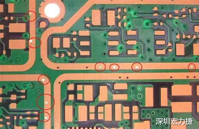 防止PCB過波峰焊時錫從導通孔貫穿元件面造成短路；特別是我們把過孔放在BGA焊盤上時，就必須先做塞孔，再鍍金處理，便于BGA的焊接。