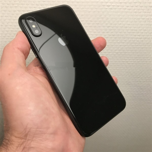 外媒曝光的iPhone 8機模