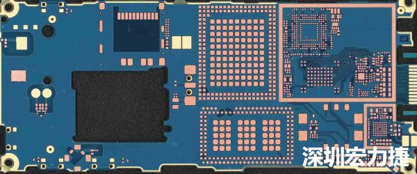 手機可用的PCB空間相當小，而1片式的設計是節省成本的作法，如何做到區隔不同子系統、降低雜訊干擾，是設計關鍵。