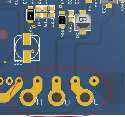 PCB設計不僅可以將PCB實現為即插即用的插件，而且可以增加焊料的厚度以達到過大電流的目的。